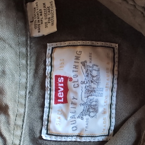 Levi's Red Tab Button Down Shirt - Picture 2 of 6